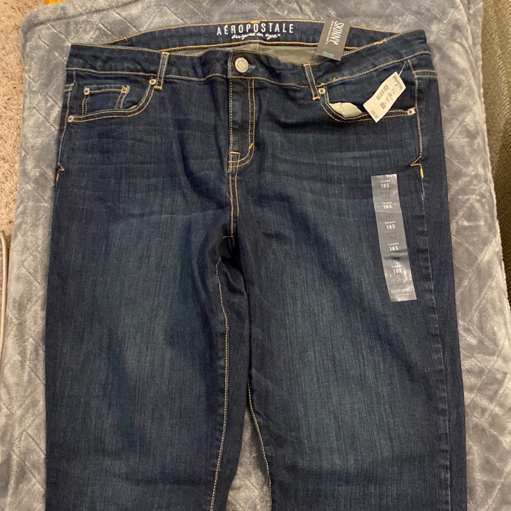 Aero Low Rise Skinny Dark Wash Jeans. Sz 18 Short  NWT